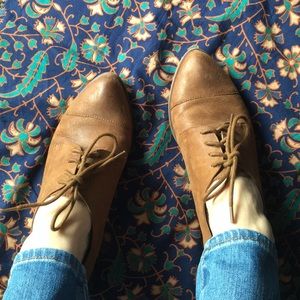 Nordstrom’s Hinge Benito oxford